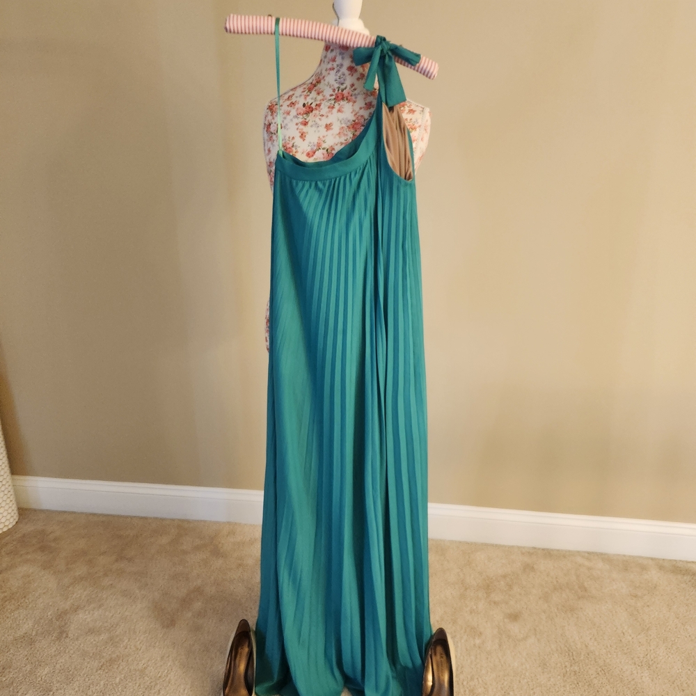 BCBGMaxAzria Green Pleated Dress